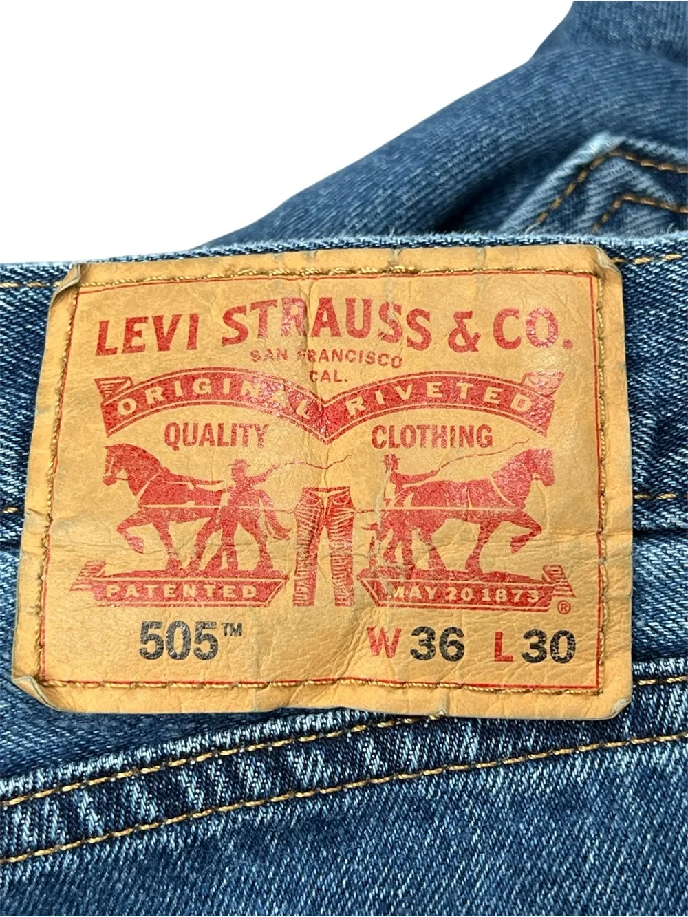 MEN’S LEVI’S 505 REGULAR FIT JEANS medium wash EUC size 36x30 100% COTTON
